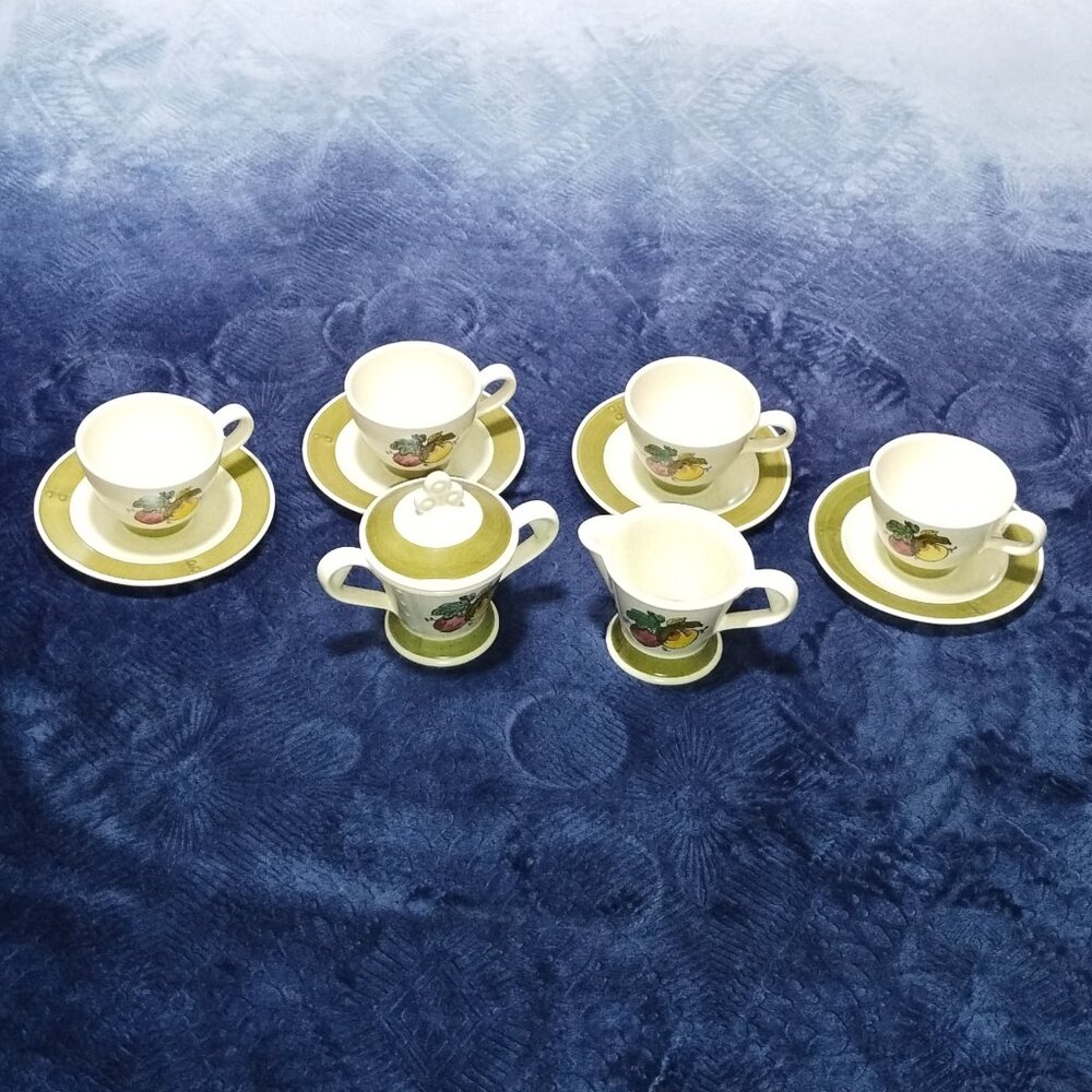 Poppytrail by Metlox Coffee creamer/Sugar Bowl & Cups & Saucers Set of 11. EUC.